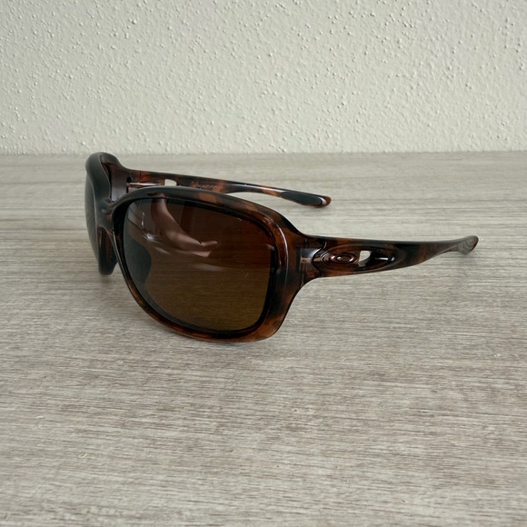 Oakley Urgency OO9158-14 Tortoise/Brown Frame Polarized W/ Case Women Sunglasses - Picture 3 of 16